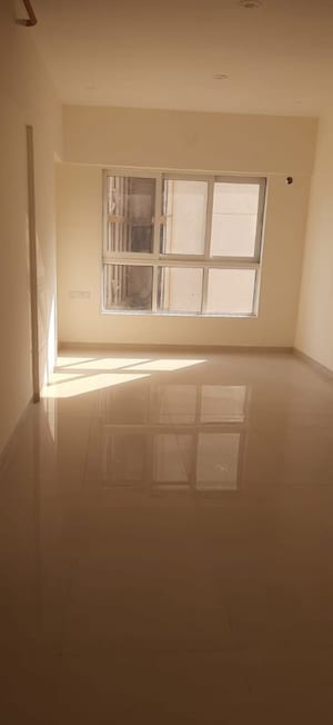 Room in 2 BHK Apartment at Andheri West – for Sale