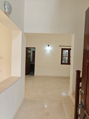 Room in 3 BHK Apartment at Prestige Ozone, Whitefield – for Rent