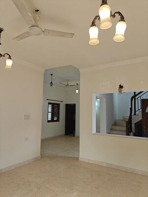 Room in 3 BHK Apartment at Prestige Ozone, Whitefield – for Rent