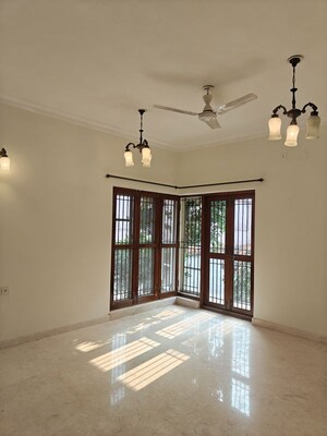 Room in 3 BHK Apartment at Prestige Ozone, Whitefield – for Rent