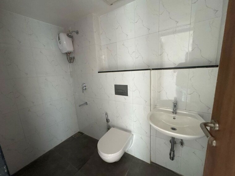 Bathroom, lodha-amara 1.5 Bedroom 552 Sq.Ft. Apartment In Kolshet Road Thane 10207205