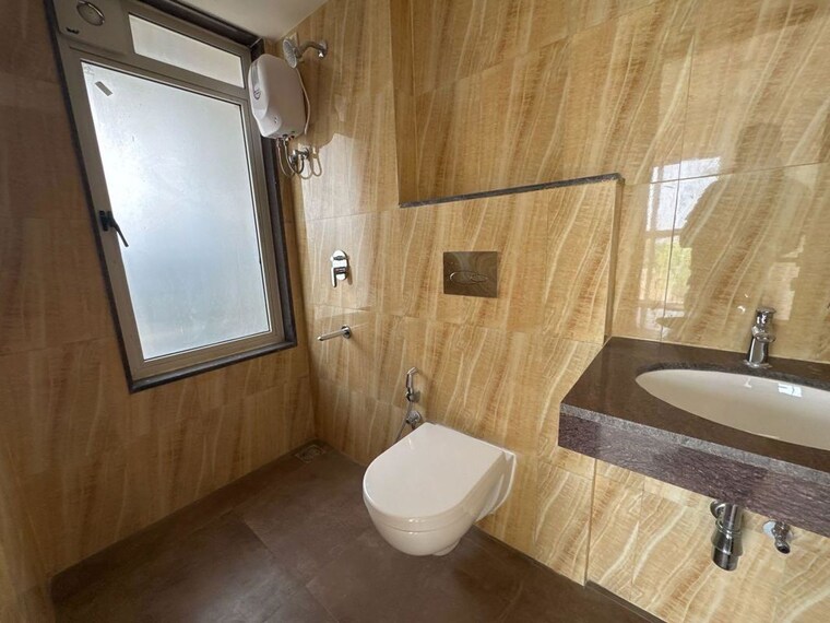 Bathroom, lodha-amara 1.5 Bedroom 552 Sq.Ft. Apartment In Kolshet Road Thane 10207205