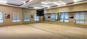 Building Lobby in 1.5 BHK Apartment at Lodha Amara, Kolshet Road – for Sale