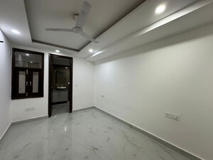 Room in 3 BHK Builder Floor at Saket – for Rent