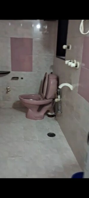 Master Bedroom in 2 BHK Apartment at Chetna Apartment, Andheri West – for Rent