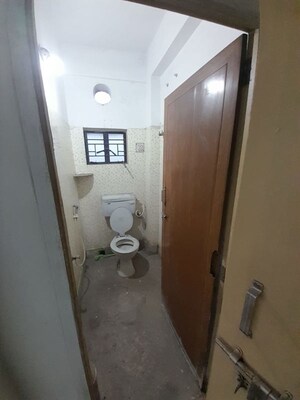 Bathroom in 3 BHK Apartment at Chinar Park – for Sale