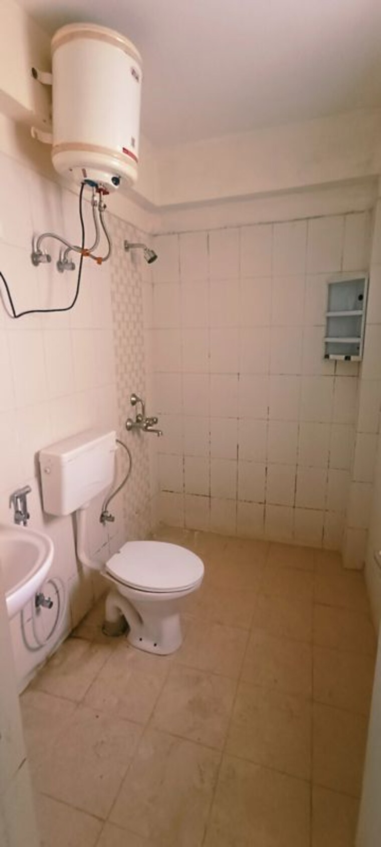 Bathroom, shree-vardhman-mantra 2 Bedroom 800 Sq.Ft. Apartment In Sector 67 Gurgaon 10207212