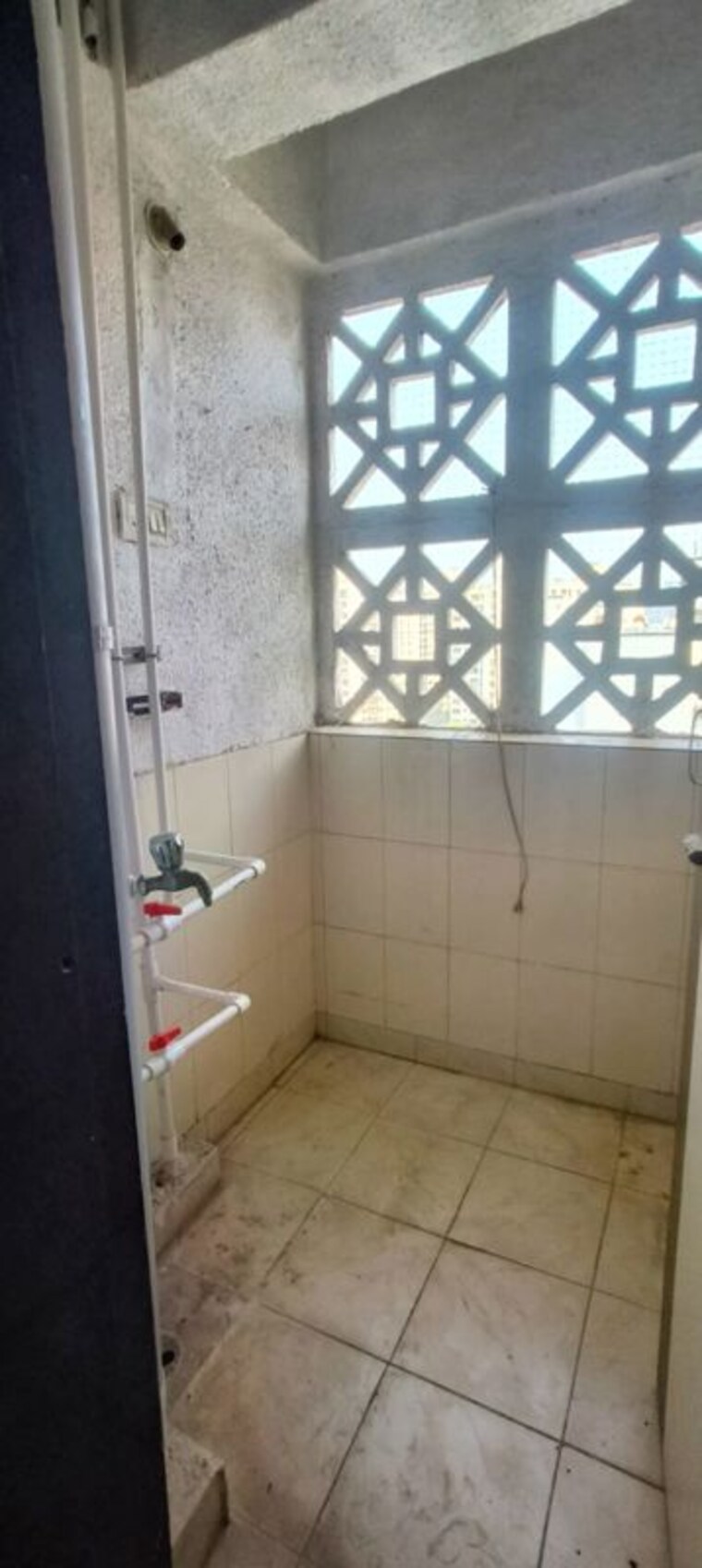 Bathroom, gawand baug 2 Bedroom 800 Sq.Ft. Apartment In Gawand Baug Thane 10207242