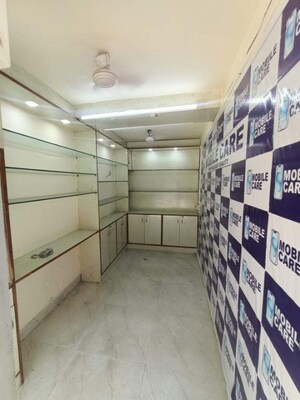  Shop For Rent in Rohini Sector 6