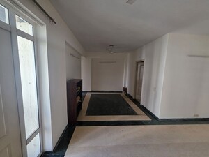 Room in 4 BHK Apartment at Orchid Petals, Sector 49 – for Sale