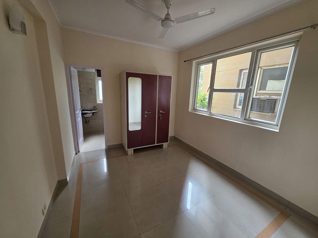 4 BHK + Pooja Room,Servant Room,Study Room,Extra Room Apartment For Sale in Orchid Petals