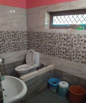 Bathroom in 2 BHK Builder Floor at Kamta – for Rent