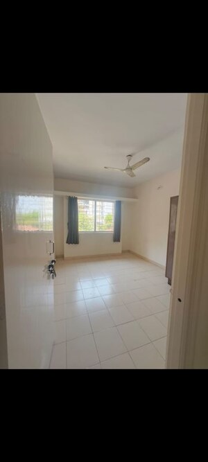 Room in 3 BHK Apartment at Rajhans Residency pune, Aundh – for Rent