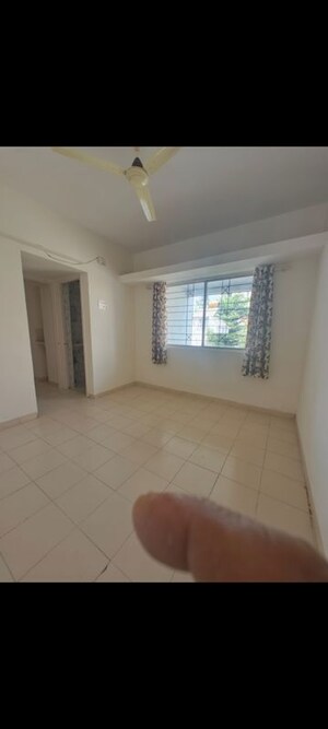 Room in 3 BHK Apartment at Rajhans Residency pune, Aundh – for Rent