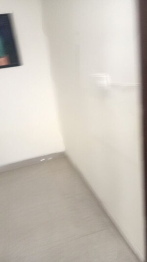 Room in 2 BHK Apartment at Capital Royal Casa, Gms Road – for Rent