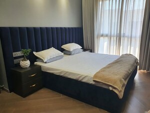 Bedroom in 3 BHK Apartment at Lodha Sterling, Kolshet Road – for Rent