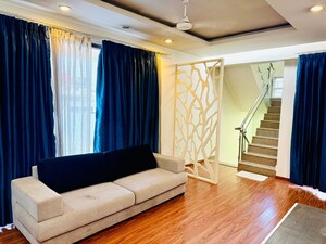 Master Bedroom in 6+ BHK Penthouse at Parsvnath Green Ville, Sector 48 – for Sale