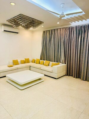 Staircase in 6+ BHK Penthouse at Parsvnath Green Ville, Sector 48 – for Sale