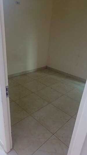 Room in 3 BHK Apartment at Gaurs Siddhartham, Siddharth Vihar – for Sale