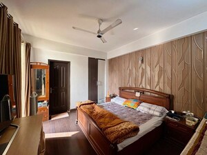 Bedroom in 2.5 BHK Apartment at H R Buildcon Elite Homz, Sector 77 – for Rent