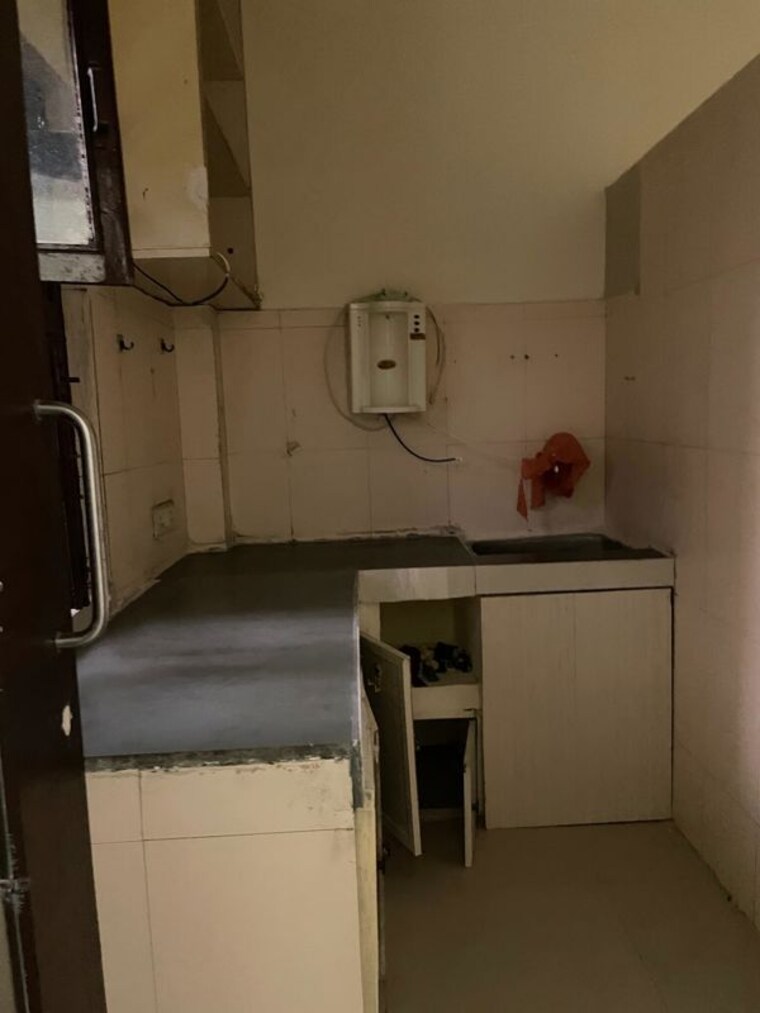 Kitchen, lajpat nagar 2 Bedroom 100 Sq.Yd. Builder Floor In Lajpat Nagar Delhi 10205268