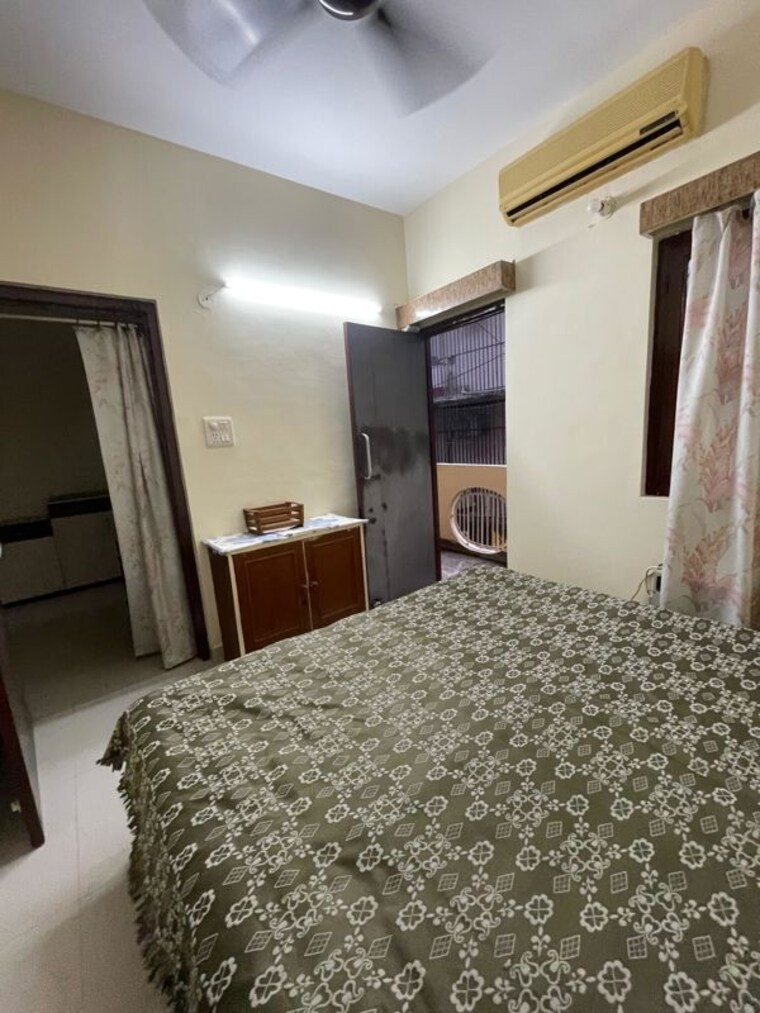 Bedroom, lajpat nagar 2 Bedroom 100 Sq.Yd. Builder Floor In Lajpat Nagar Delhi 10205268