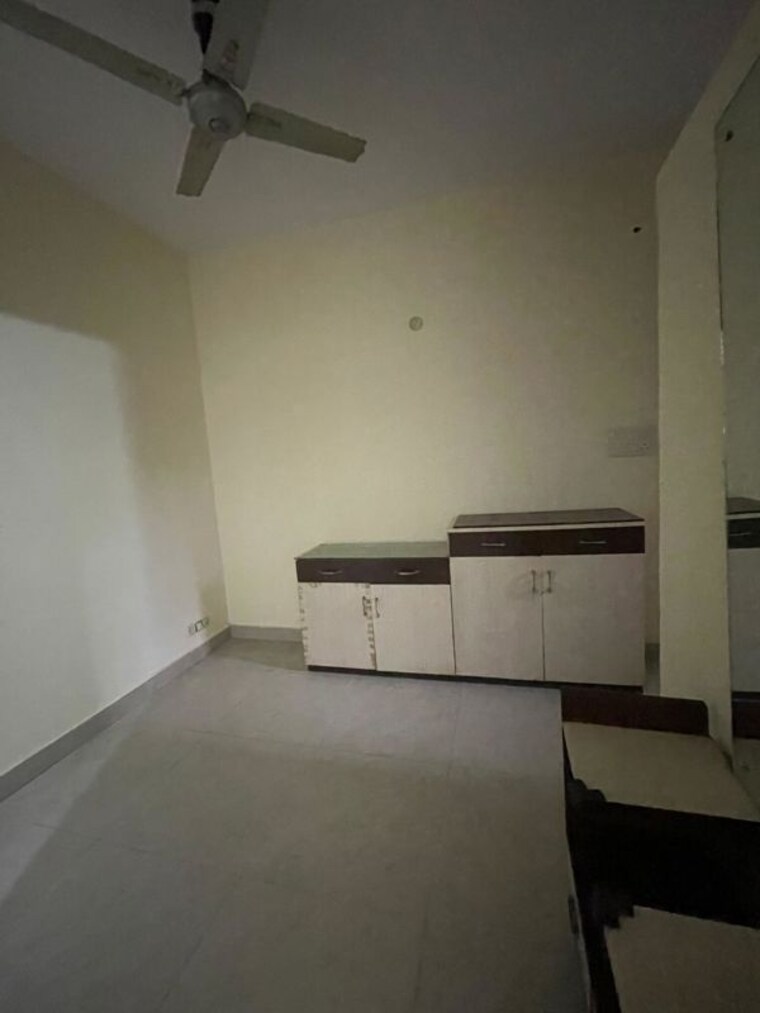 Living Room, lajpat nagar 2 Bedroom 100 Sq.Yd. Builder Floor In Lajpat Nagar Delhi 10205268