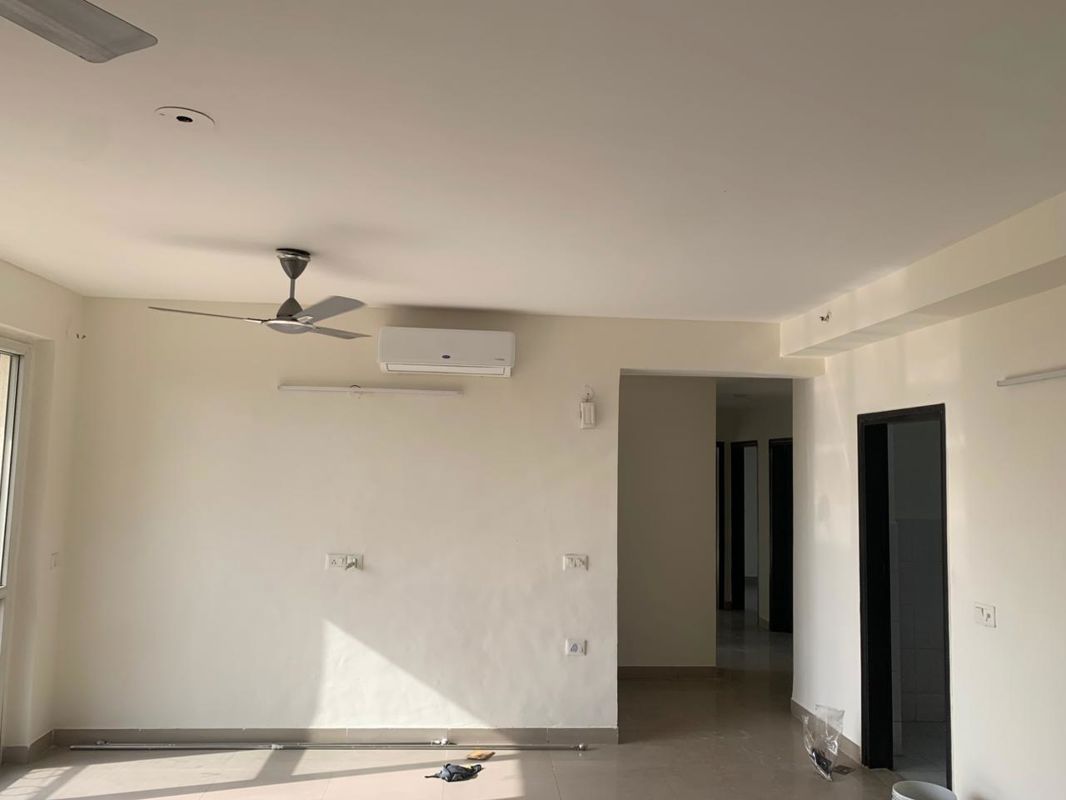 3.5 BHK + Servant Room Apartment For Rent in BPTP Park Prime