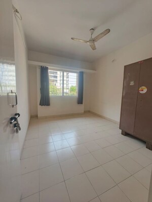 Room in 3 BHK Apartment at Dp Road – for Rent