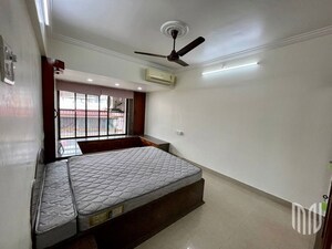 Bedroom in 2 BHK Apartment at Shilpa Apartment Santacruz West, Santacruz West – for Rent