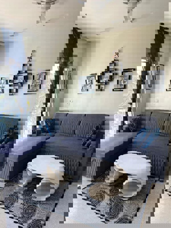 2 BHK 856 Sq.Ft. Apartment in Landmark Building Bandra West