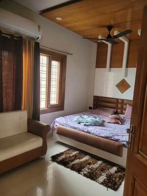 Bedroom in 4 BHK Independent House at Gms Road – for Rent