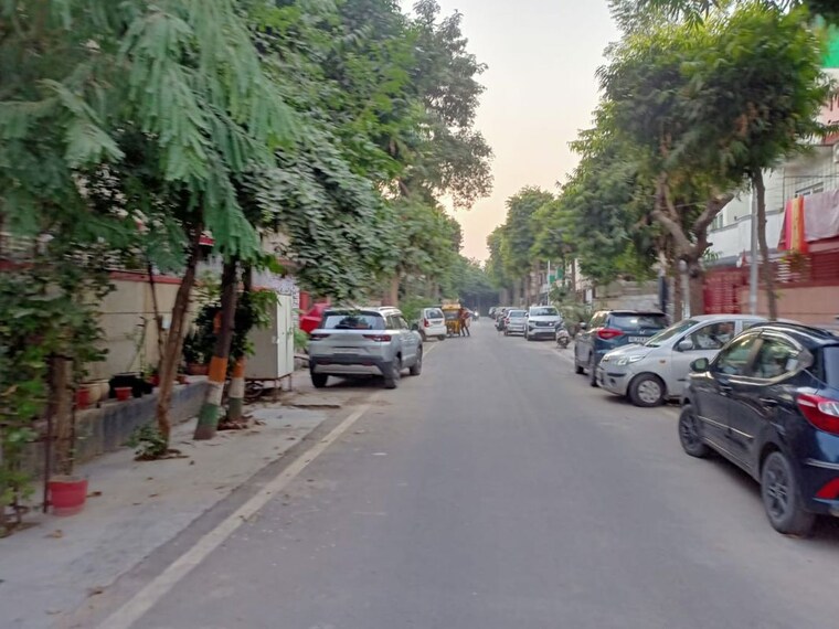  Parking, rwa-apartments-sector-51 Commercial Office Space 800 Sq.Ft. In Sector 51 Noida 10197674