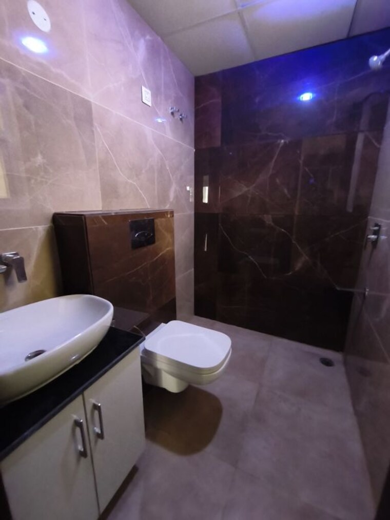 Bathroom, hermitage-centralis 4 Bedroom 3400 Sq.Ft. Apartment In Vip Road Zirakpur 10207463