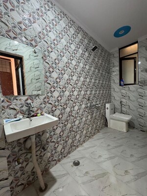 Master Bedroom in 1 BHK Apartment at Chattarpur – for Rent