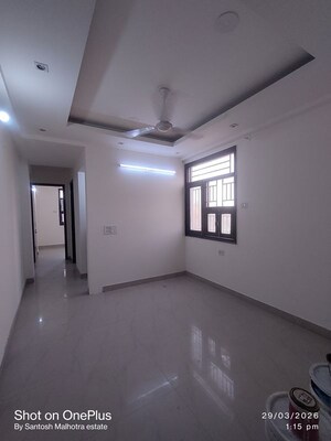 Room in 2 BHK Builder Floor at Dwarka Mor – for Rent
