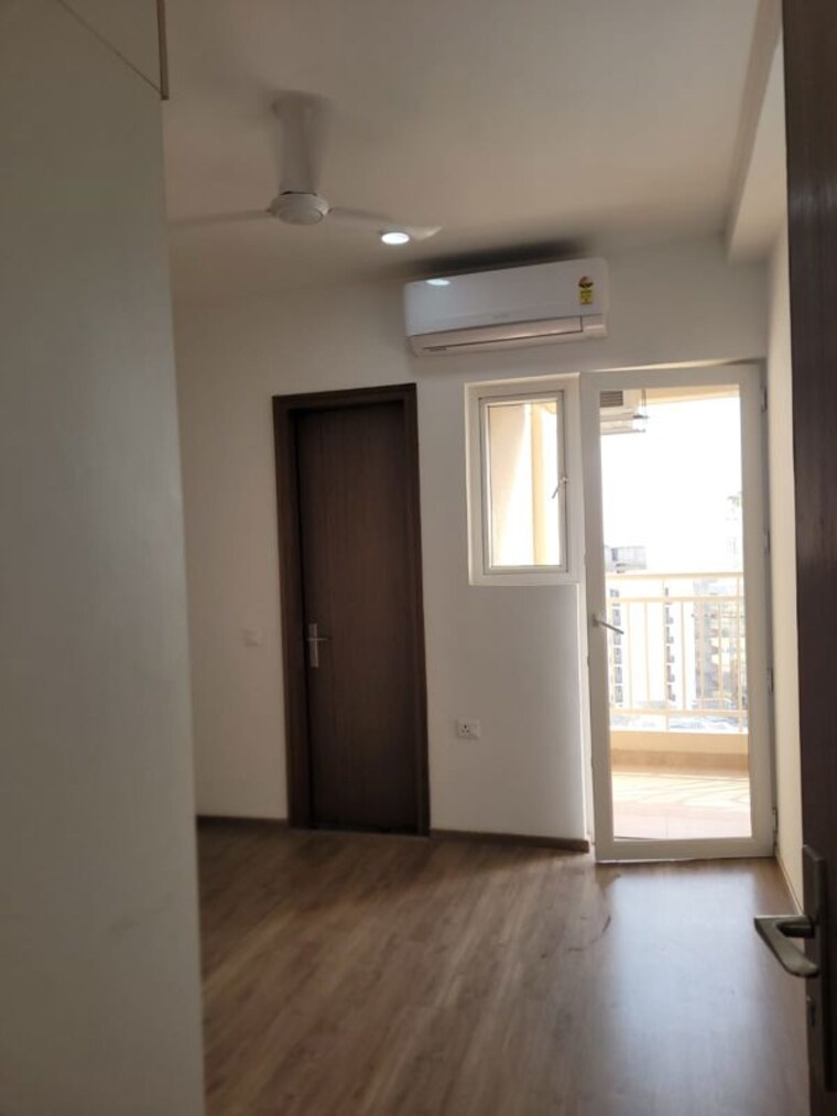 Room, emaar-mgf-emerald-hills 3 Bedroom 1650 Sq.Ft. Builder Floor In Sector 65 Gurgaon 10207517