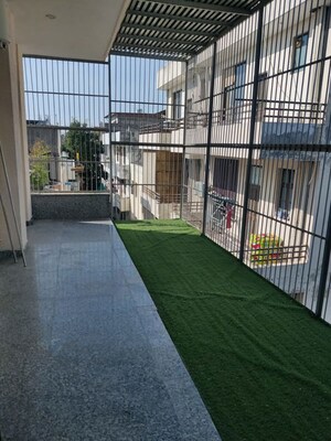 Balcony in 3 BHK Builder Floor at Unitech South City 1, South City 1 – for Rent