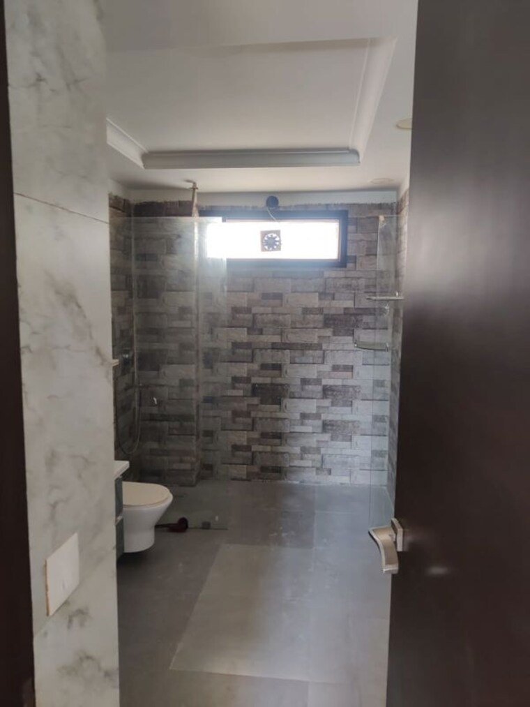Bathroom, unitech-south-city-1 3 Bedroom 360 Sq.Ft. Builder Floor In South City 1 Gurgaon 10207520