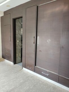 3 BHK + Servant Room Builder Floor For Rent in Unitech South City 1