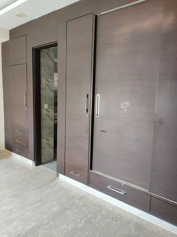 3 BHK + Servant Room Builder Floor For Rent in Unitech South City 1
