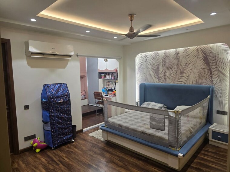 Bedroom, greater kailash ii 4 Bedroom 300 Sq.Yd. Builder Floor In Greater Kailash ii Delhi 10207561