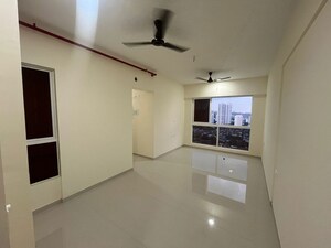Room in 2 BHK Apartment at Dynamix Divum, Malad East – for Rent