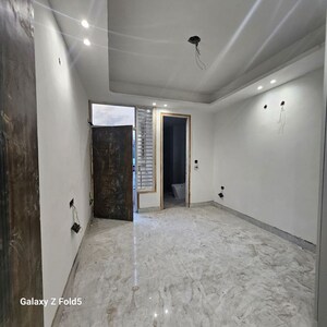 Room in 1 BHK Apartment at Saket – for Rent