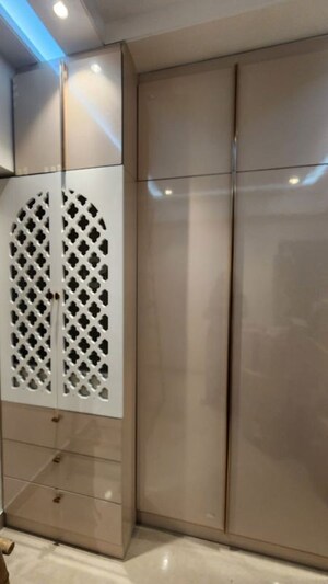 Furnished Amenities in 2 BHK Apartment at Shree Vardhman Green Court, Sector 90 – for Rent