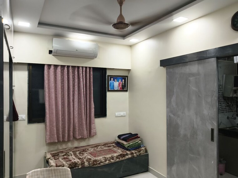 Bedroom, vile parle west 1 RK 200 Sq.Ft. Apartment In Vile Parle West Mumbai 10207612