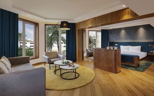  Land – Exterior View View at Juhu - for Sale