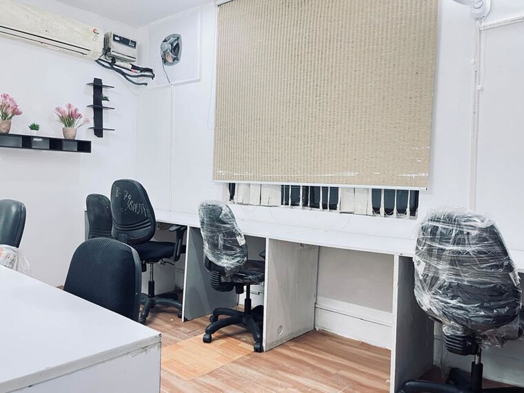 Team Area, sector 2 Commercial Office Space 300 Sq.Ft. In Sector 2 Noida 10207622