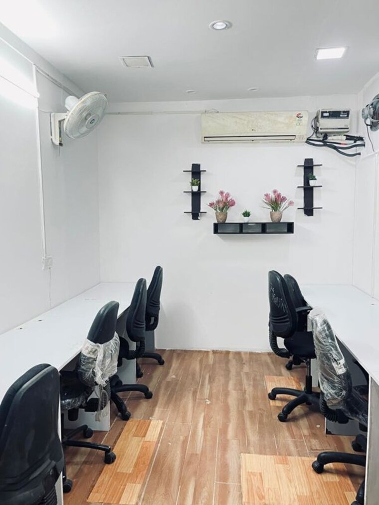 Team Area, sector 2 Commercial Office Space 300 Sq.Ft. In Sector 2 Noida 10207622