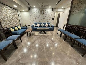 Master Bedroom in 2 BHK Apartment at Riddhi Garden, Malad East – for Rent